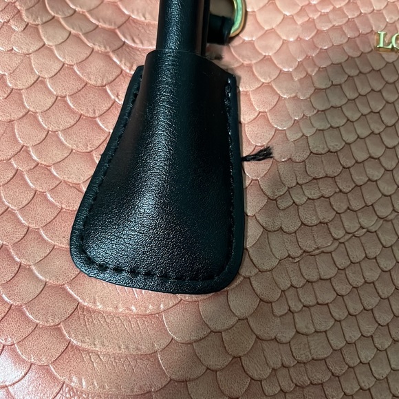 London Fog pink and black reptile embossed handbag - Picture 4 of 17